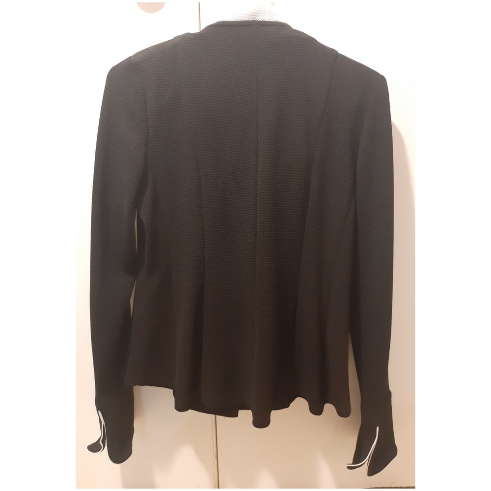 Beautiful Jacket - Picture 3 of 3
